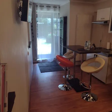Apartmán Z Prywatnym Ogrodkiem Centrum